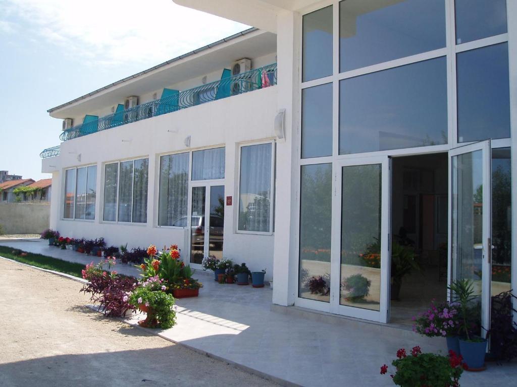 Sani Family Hotel Byala  Exterior photo